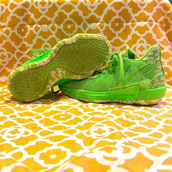 Size 9.5 Adidas Dame 7 Green and White Basketball 🏀 Hightops - Picture 6 of 8